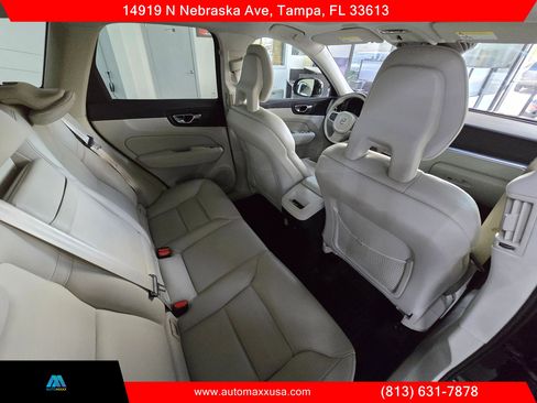 Used 2018 Volvo XC60 T5 Momentum w/ Vision Package image 26
