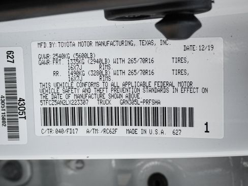 Used 2020 Toyota Tacoma TRD Off-Road AWD/4WD image 38