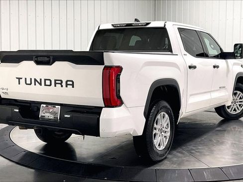 Used 2022 Toyota Tundra SR5 w/ SR5 Convenience Package AWD/4WD image 13