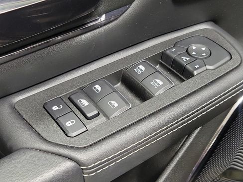 Used 2025 RAM 1500 Limited AWD/4WD image 23