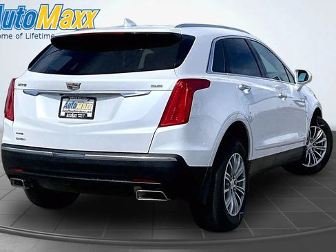Used 2018 Cadillac XT5 Luxury w/ Driver Awareness Package AWD/4WD image 9