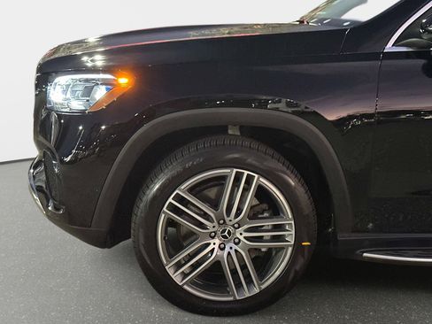 Certified 2025 Mercedes-Benz GLS 450 4MATIC image 10