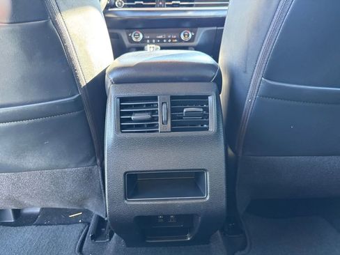 Used 2023 Mitsubishi Outlander SE image 28