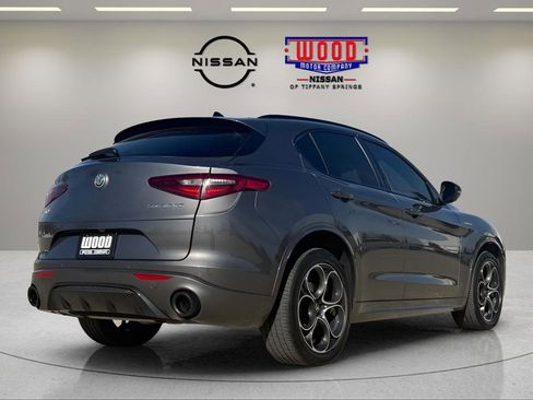 Used 2023 Alfa Romeo Stelvio Veloce image 3
