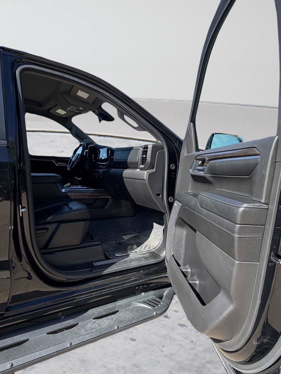 Used 2024 Chevrolet Silverado 1500 LT Trail Boss w/ LT Trail Boss Premium Package AWD/4WD image 18