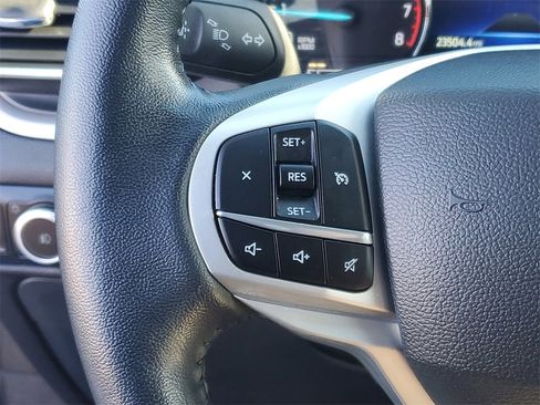 Used 2023 Ford Explorer XLT w/ Equipment Group 202A image 12