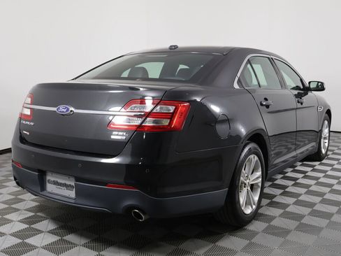 Used 2015 Ford Taurus SEL image 2