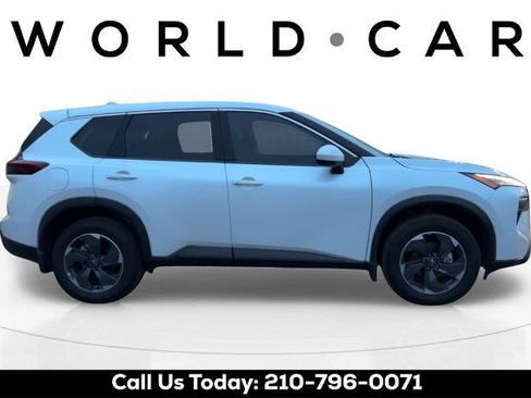 Certified 2025 Nissan Rogue SV image 8