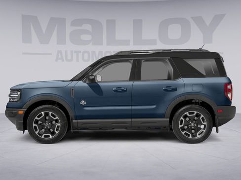 Used 2024 Ford Bronco Sport Outer Banks w/ Tech Package image 2