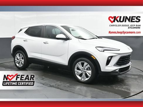 Used 2025 Buick Encore GX Preferred AWD/4WD image 1