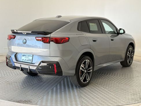 New 2026 BMW X2 xDrive28i AWD/4WD image 9