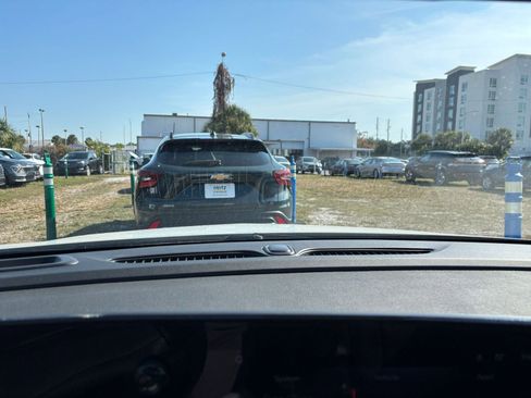 Used 2025 Buick Envista Sport Touring image 14