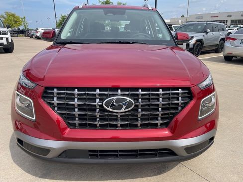 New 2025 Hyundai Venue Limited image 8