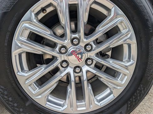 Used 2024 GMC Yukon SLT AWD/4WD image 7