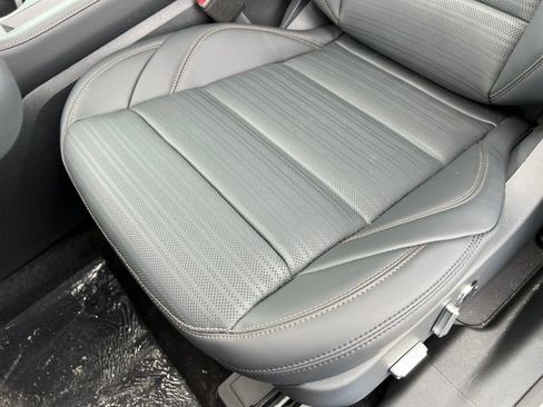 New 2026 Lincoln Nautilus Reserve w/ Jet Appearance Package image 11