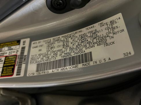 Used 2014 Toyota Tacoma PreRunner image 39