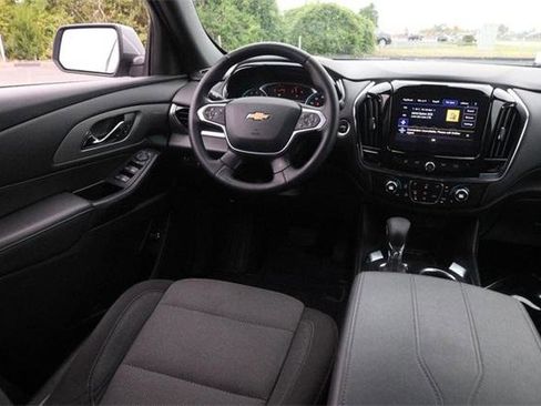 Used 2023 Chevrolet Traverse LT image 22