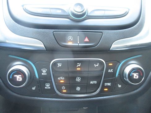 Used 2024 Chevrolet Equinox LT image 18