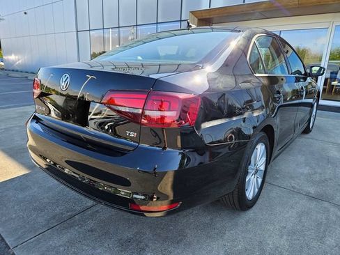 Used 2016 Volkswagen Jetta SE FWD image 5