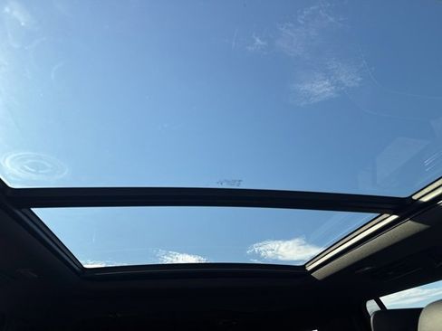 New 2026 Chevrolet Suburban Premier image 30