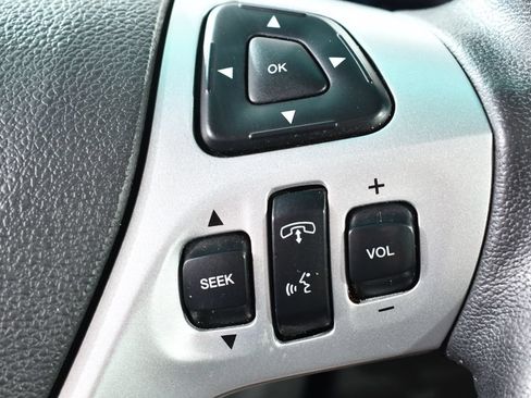 Used 2015 Ford Explorer XLT w/ Equipment Group 202B AWD/4WD image 33