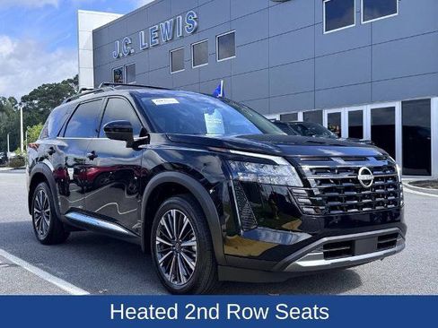 Used 2026 Nissan Pathfinder Platinum w/ Cargo Package FWD image 2