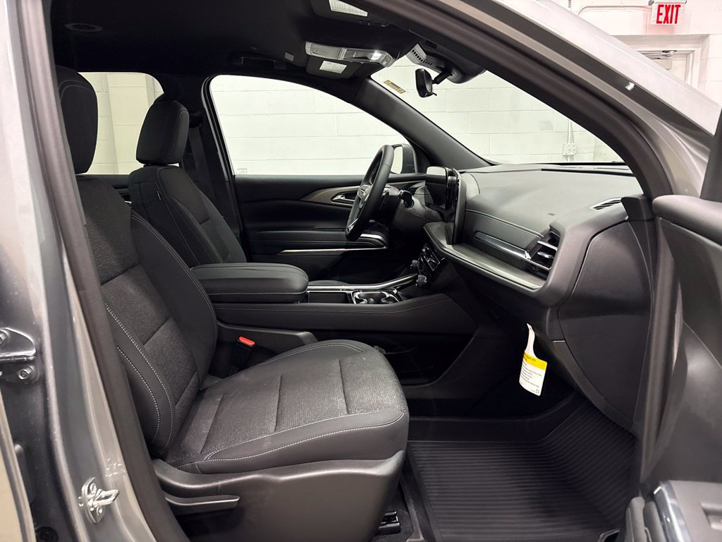 Used 2026 Chevrolet Traverse LT w/ Driver Confidence Package AWD/4WD image 33