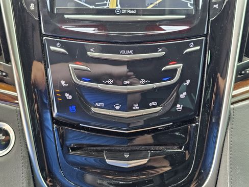 Used 2020 Cadillac Escalade Luxury AWD/4WD image 28