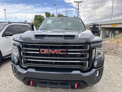 Used 2020 GMC Sierra 3500 AT4 w/ AT4 Premium Package AWD/4WD image 4