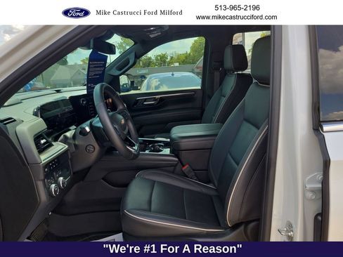 Used 2025 Chevrolet Tahoe Premier AWD/4WD image 22