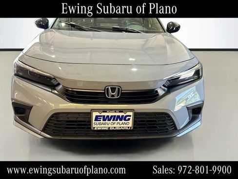 Used 2023 Honda Civic Sport image 2