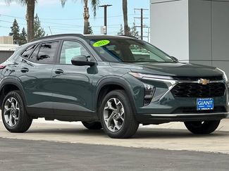 Used 2025 Chevrolet Trax LT FWD video 2