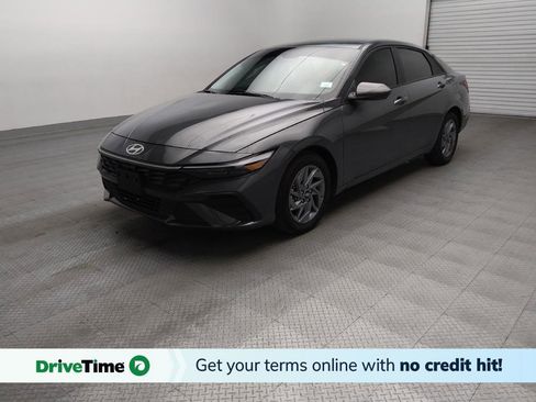 Used 2025 Hyundai Elantra Hybrid FWD image 1