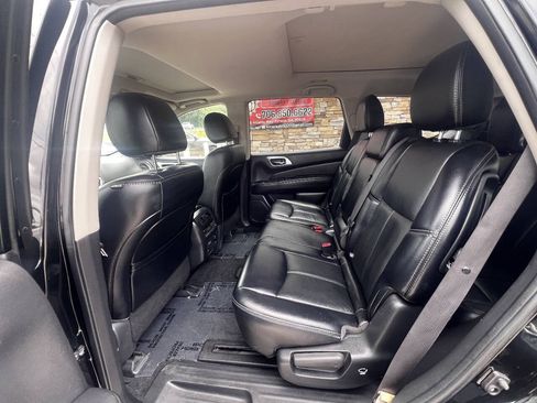 Used 2017 Nissan Pathfinder SL w/ SL Premium Package FWD image 16