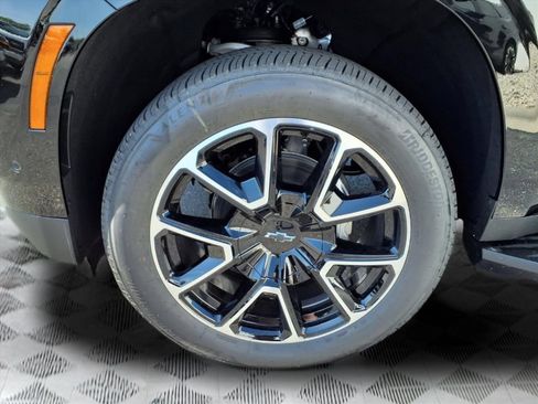 Used 2026 Chevrolet Tahoe RST w/ Comfort Package AWD/4WD image 9