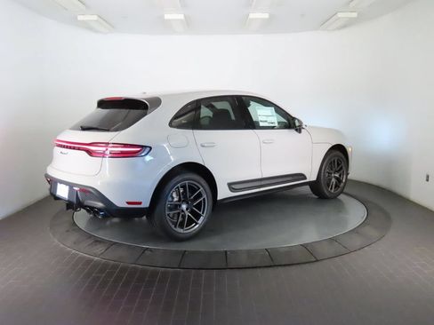New 2026 Porsche Macan AWD/4WD image 7