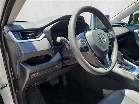 Used 2025 Toyota RAV4 XLE Premium FWD image 10