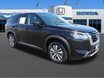 Used 2023 Nissan Pathfinder SL