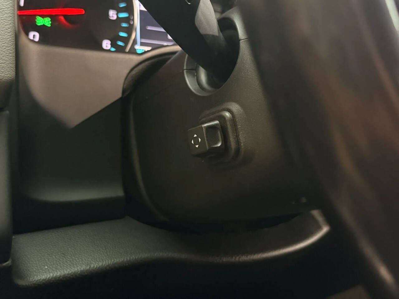 Used 2019 Chevrolet Suburban LT w/ Luxury Package AWD/4WD image 15