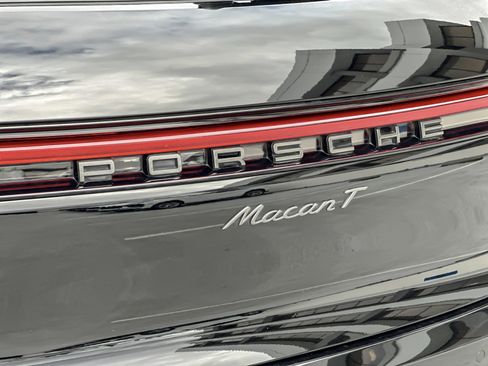 Certified 2023 Porsche Macan Turbo image 27