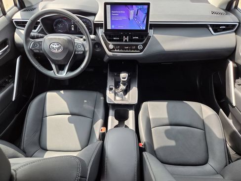 Used 2026 Toyota Corolla Cross XLE FWD image 13