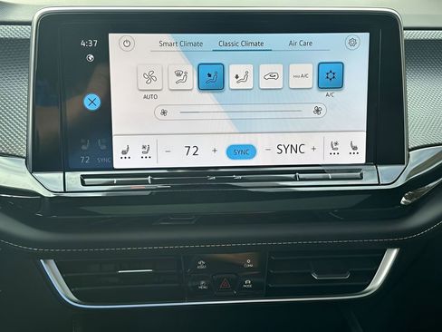 New 2026 Volkswagen Atlas Cross Sport SEL Premium R-Line image 19