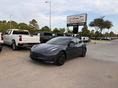Used 2023 Tesla Model 3 Standard Range RWD image 3