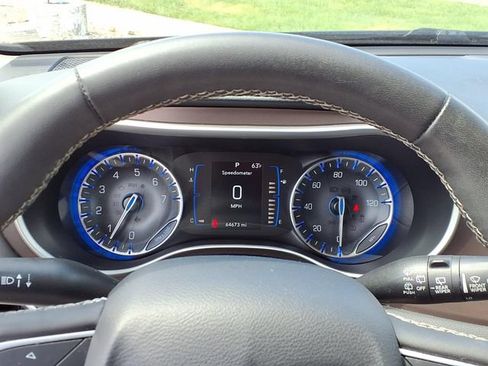 Used 2022 Chrysler Voyager LX FWD image 10
