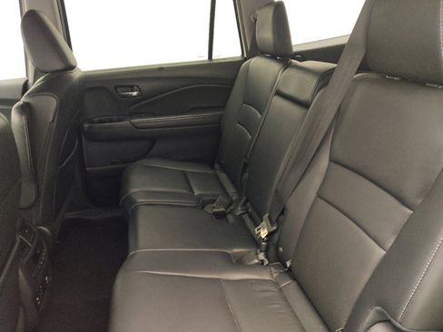 Used 2018 Honda Pilot Touring image 18