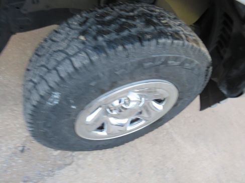 Used 2016 Toyota Tacoma SR5 w/ Towing Package image 26