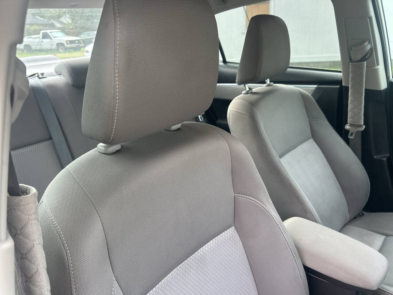 Used 2014 Toyota Corolla LE FWD image 17
