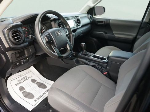 Used 2018 Toyota Tacoma SR w/ SR Convenience Package RWD image 8