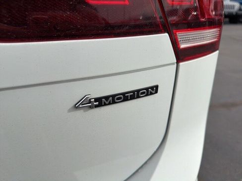 Used 2024 Volkswagen Tiguan SE image 13
