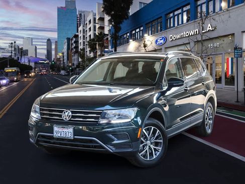 Used 2019 Volkswagen Tiguan SE w/ Panoramic Sunroof Package AWD/4WD image 2